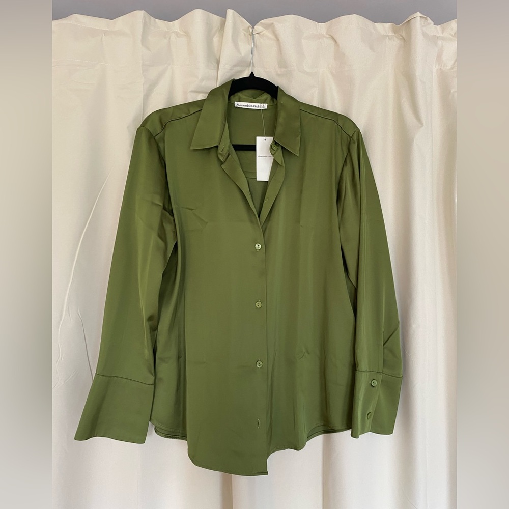Abercrombie & Fitch Olive Satin Long Sleeve Button Down Shirt
